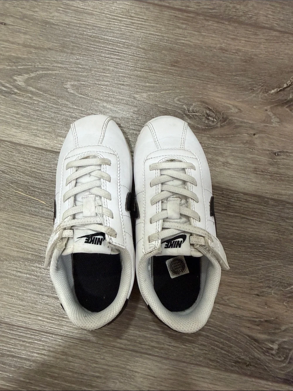Nike Kids White and Black Low-Top Sneakers